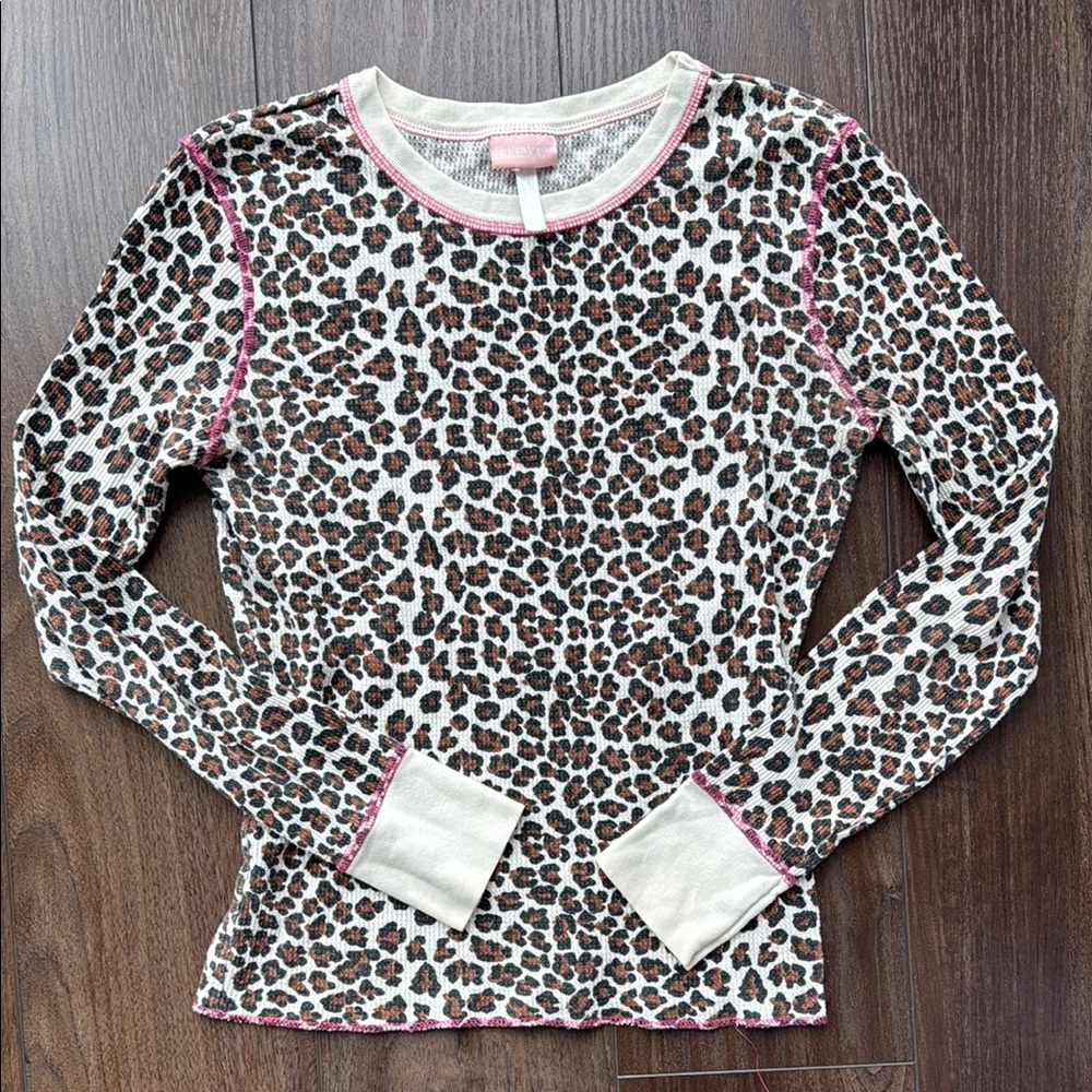 STEVE Waffle Long Sleeve Top in Leopard. M.